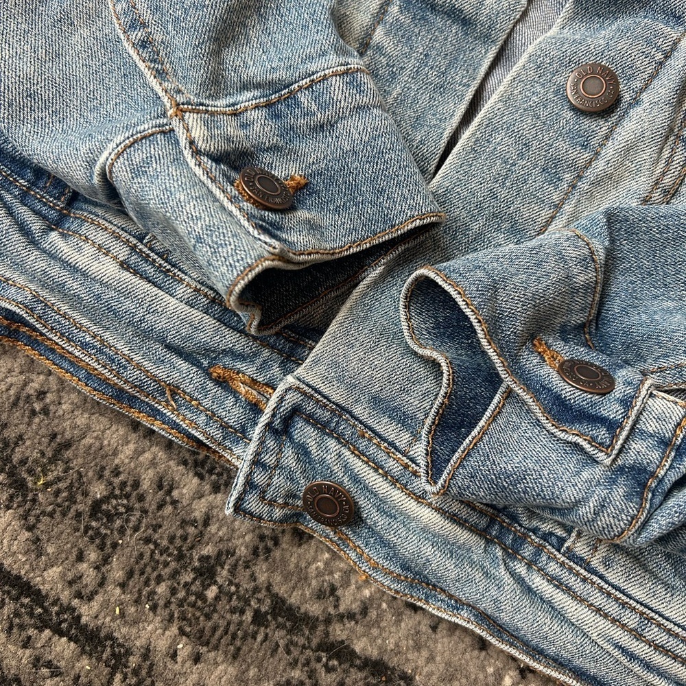 OLD NAVY Faded Denim Collared Jacket With Bronze Buttons & Pockets - Picture 3 of 9